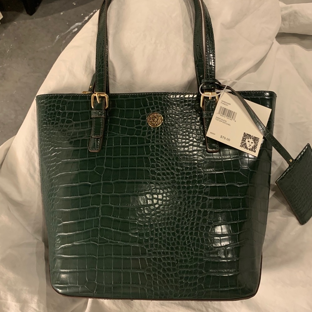 Anne Klein green purse